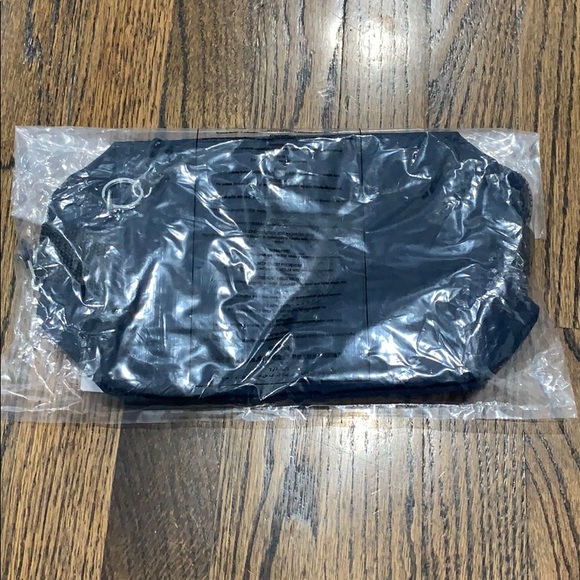 Brand new Kipling Parac Small Toiletry Bag Navy - Picture 6 of 8